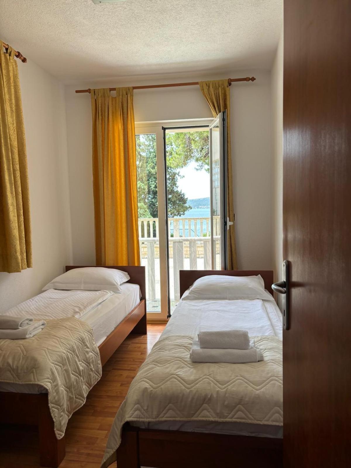 Apartments Sulekic Sveti Filip i Jakov Luaran gambar